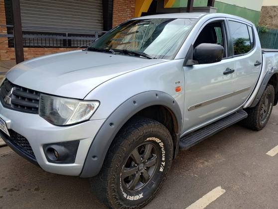 MITSUBISHI L200 TRITON 3.2 GLX 4X4 CD 16V TURBO INTERCOLER DIESEL 4P MANUAL